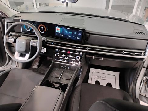 Used 2024 Hyundai Santa Fe SE image 64