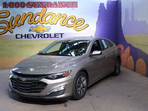 Used 2022 Chevrolet Malibu LT image 2