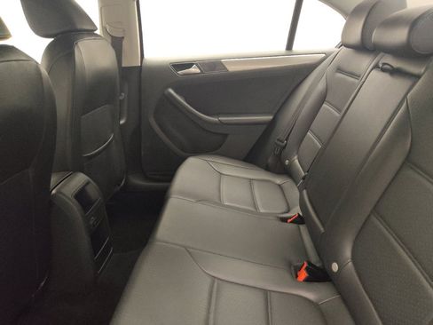 Used 2016 Volkswagen Jetta SE FWD image 18