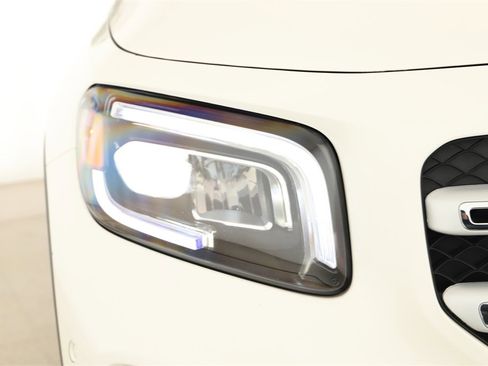 Used 2021 Mercedes-Benz GLB 250 image 32