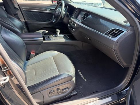 Used 2018 Genesis G80 3.3T Sport RWD image 17