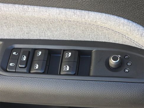 New 2026 Jeep Compass Latitude image 28