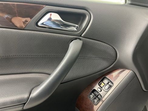 Used 2004 Mercedes-Benz C 240 4MATIC Wagon image 24