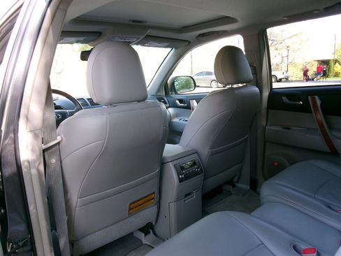 Used 2010 Toyota Highlander Limited image 49