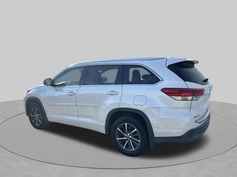 Used 2017 Toyota Highlander XLE w/ Protection Package #3 AWD/4WD image 17