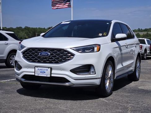 Used 2022 Ford Edge Titanium w/ Equipment Group 301A AWD/4WD image 3