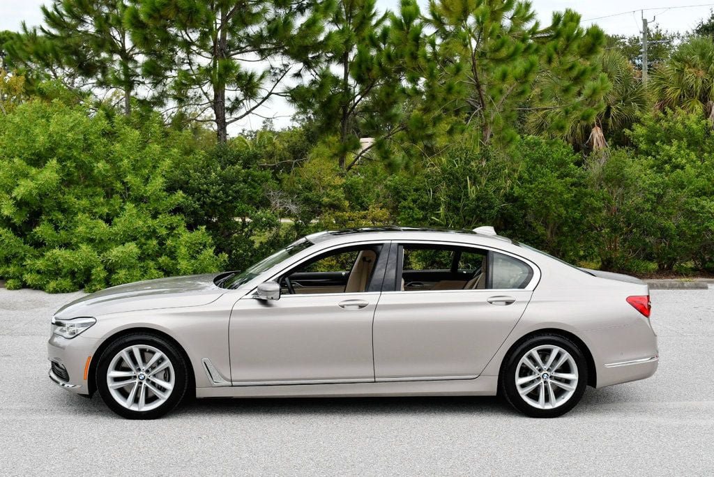 Used 2016 BMW 750i xDrive AWD/4WD image 3