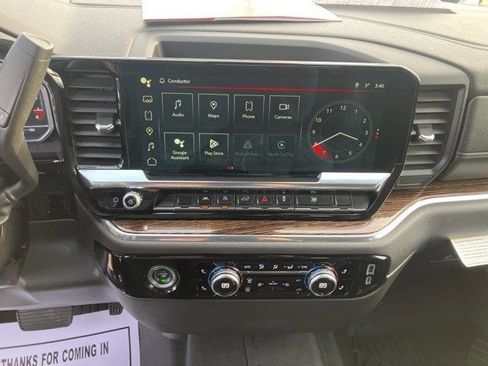 Used 2024 GMC Sierra 1500 Elevation image 18