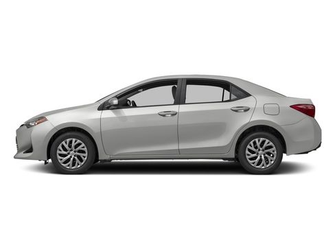 Used 2017 Toyota Corolla LE FWD image 3