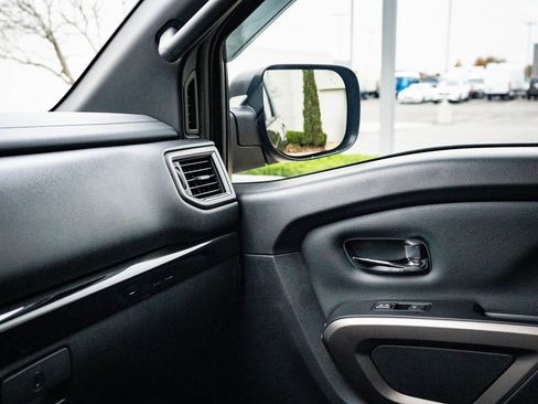 Used 2024 Nissan Titan SV w/ SV Bronze Edition Package image 32