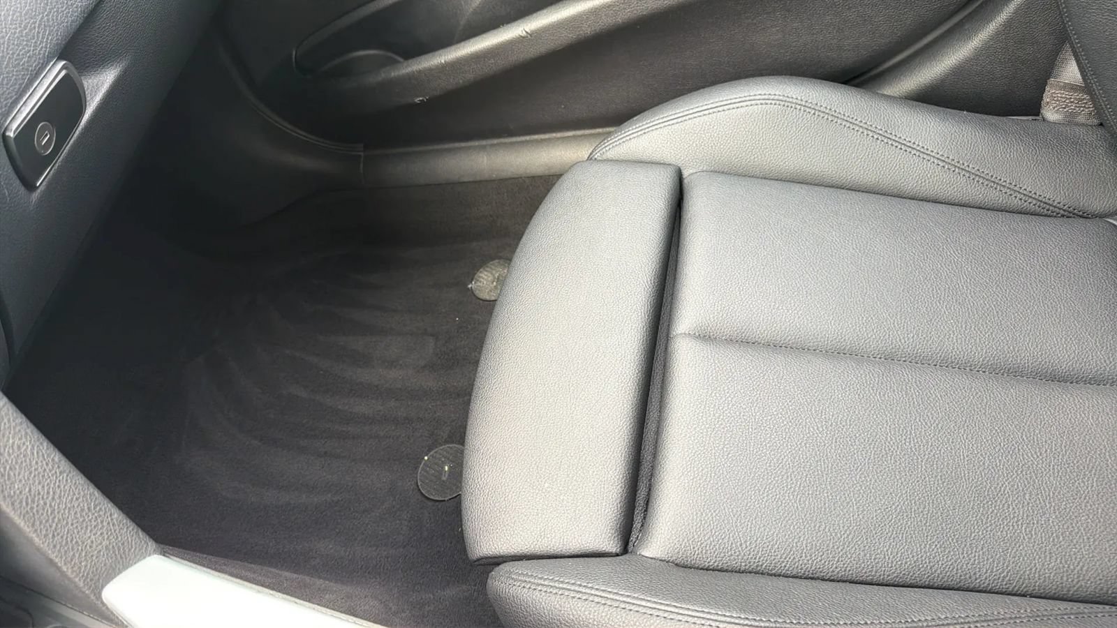 Used 2016 BMW 320i Sedan RWD image 22