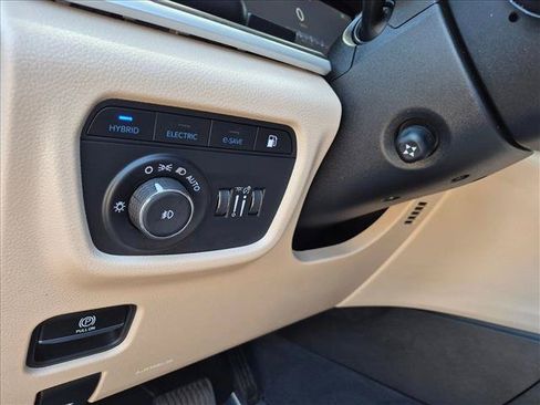 Used 2023 Jeep Grand Cherokee 4WD 4xe w/ Luxury Tech Group II image 16