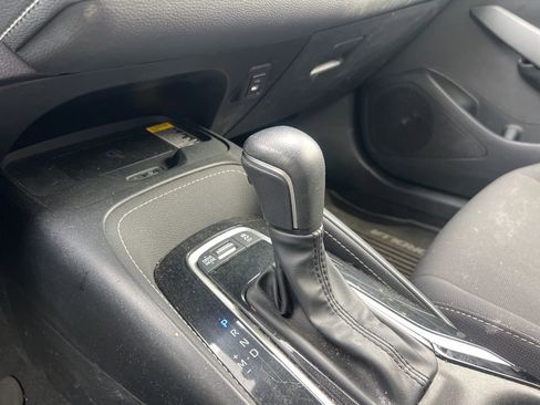 Used 2024 Toyota Corolla SE w/ SE Package FWD image 5