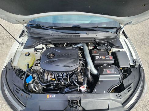 Used 2019 Hyundai Veloster Turbo R-Spec image 17