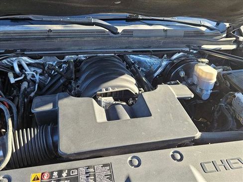 Used 2018 Chevrolet Suburban LT image 23