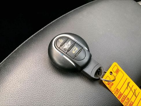 Used 2015 MINI Cooper 4-Door Hardtop FWD image 19