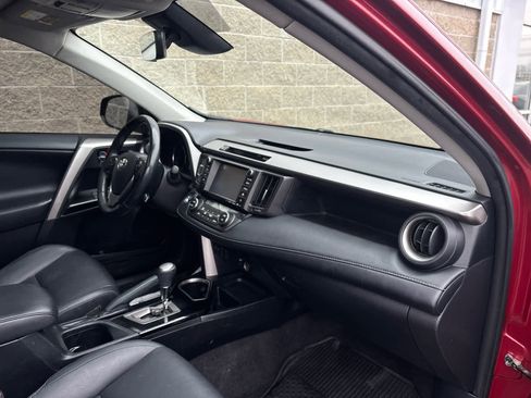 Used 2018 Toyota RAV4 Limited image 8