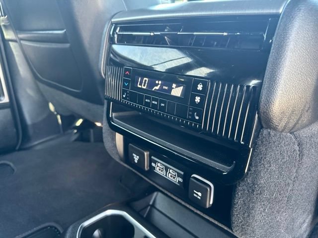 Used 2025 Jeep Wagoneer Series II AWD/4WD image 21
