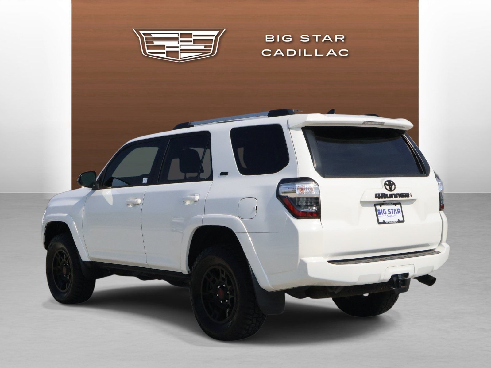 Used 2021 Toyota 4Runner SR5 Premium w/ Moonroof Package AWD/4WD image 3
