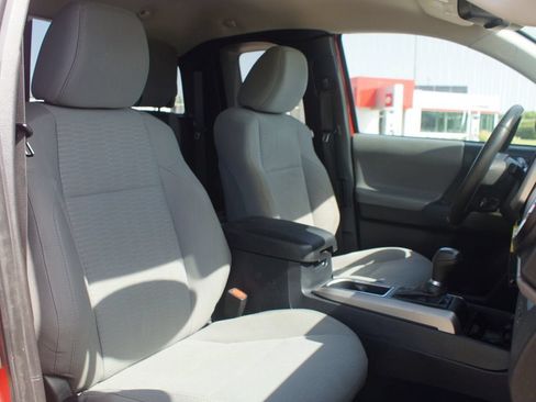 Used 2018 Toyota Tacoma SR5 AWD/4WD image 22