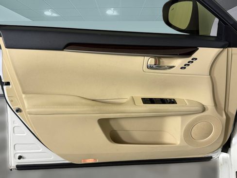 Used 2013 Lexus ES 350 w/ Luxury Pkg FWD image 13