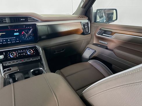 Certified 2025 GMC Sierra 1500 Denali image 24