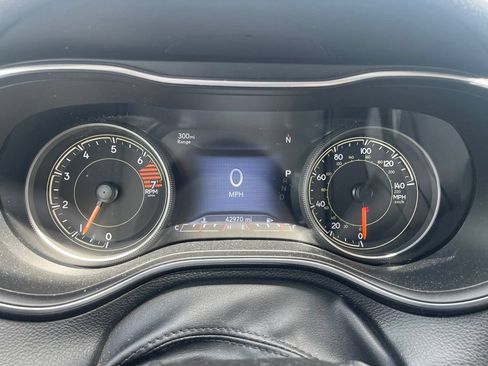 Used 2023 Jeep Cherokee Altitude Lux AWD/4WD image 15