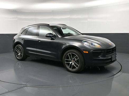 Certified 2023 Porsche Macan Turbo AWD/4WD image 10