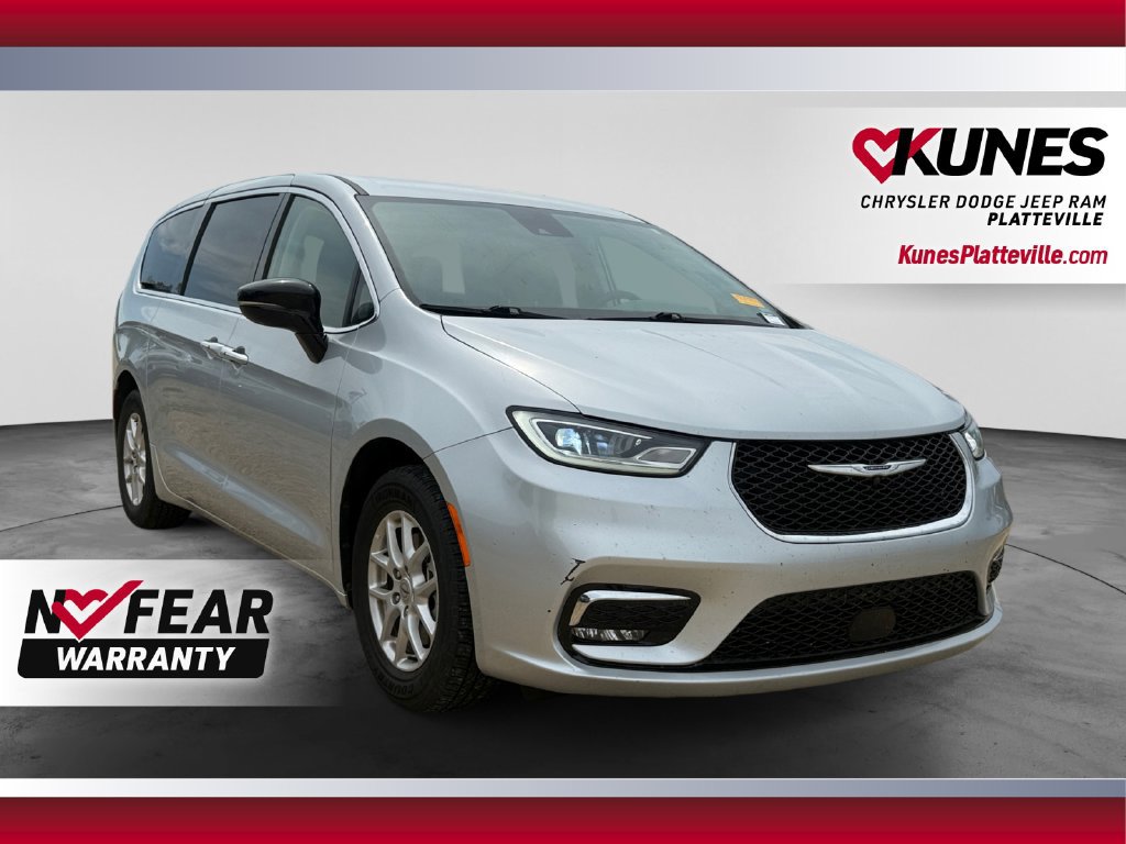 Used 2024 Chrysler Pacifica Touring-L FWD image 1
