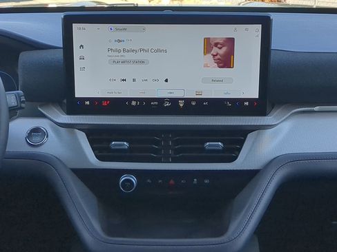 Certified 2025 Ford Explorer Active w/ Active Comfort Package image 16