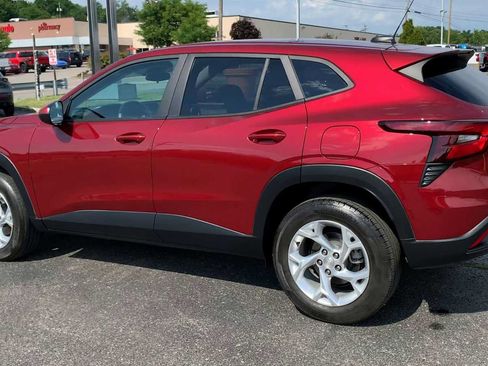 Certified 2024 Chevrolet Trax LS w/ LS Convenience Package FWD image 6