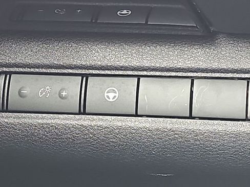 Used 2022 Nissan Pathfinder SV AWD/4WD image 18