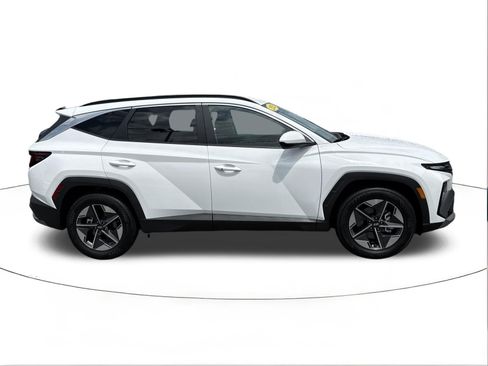 Certified 2026 Hyundai Tucson SEL Plus FWD image 2