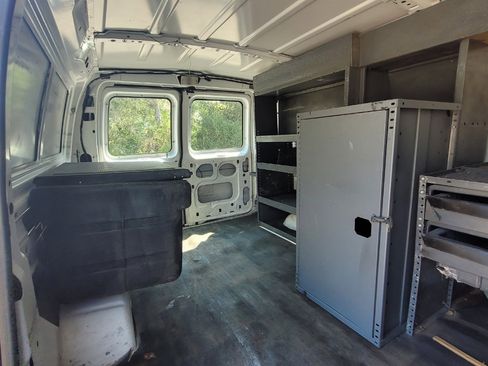 Used 2010 Ford E-250 and Econoline 250 image 16