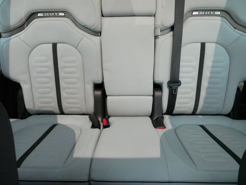 Used 2023 Rivian R1S Adventure AWD/4WD image 13