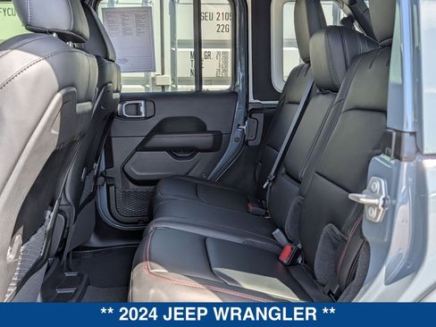Used 2024 Jeep Wrangler Unlimited Rubicon image 15