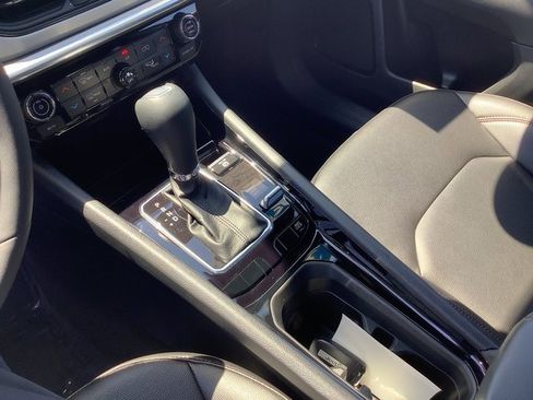 Used 2024 Jeep Compass Limited image 18