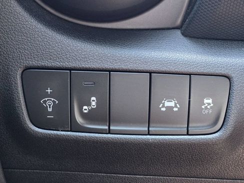 Used 2020 Hyundai Kona SEL FWD image 28