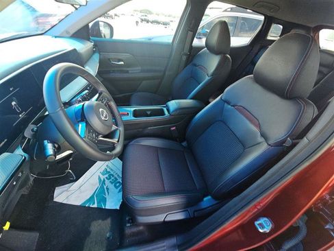 Used 2025 Nissan Kicks SR FWD image 4