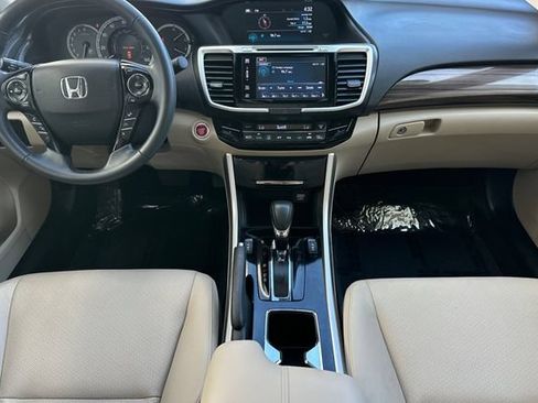 Used 2017 Honda Accord EX-L image 15