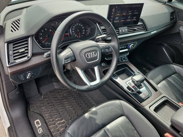 Used 2022 Audi Q5 2.0T Premium w/ Convenience Package AWD/4WD image 13
