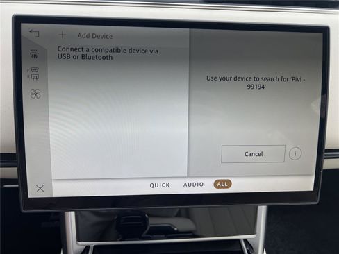 New 2025 Land Rover Range Rover SE AWD/4WD image 17