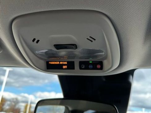 Certified 2024 Chevrolet Trax LT image 46