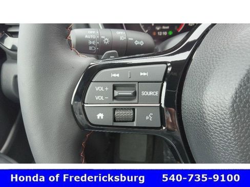 Used 2025 Honda Pilot Sport image 23