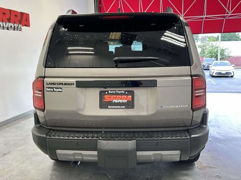 Used 2025 Toyota Land Cruiser w/ Premium Package AWD/4WD image 4