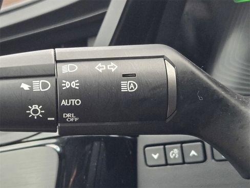 Used 2023 Lexus ES 300h w/ Premium Package image 22