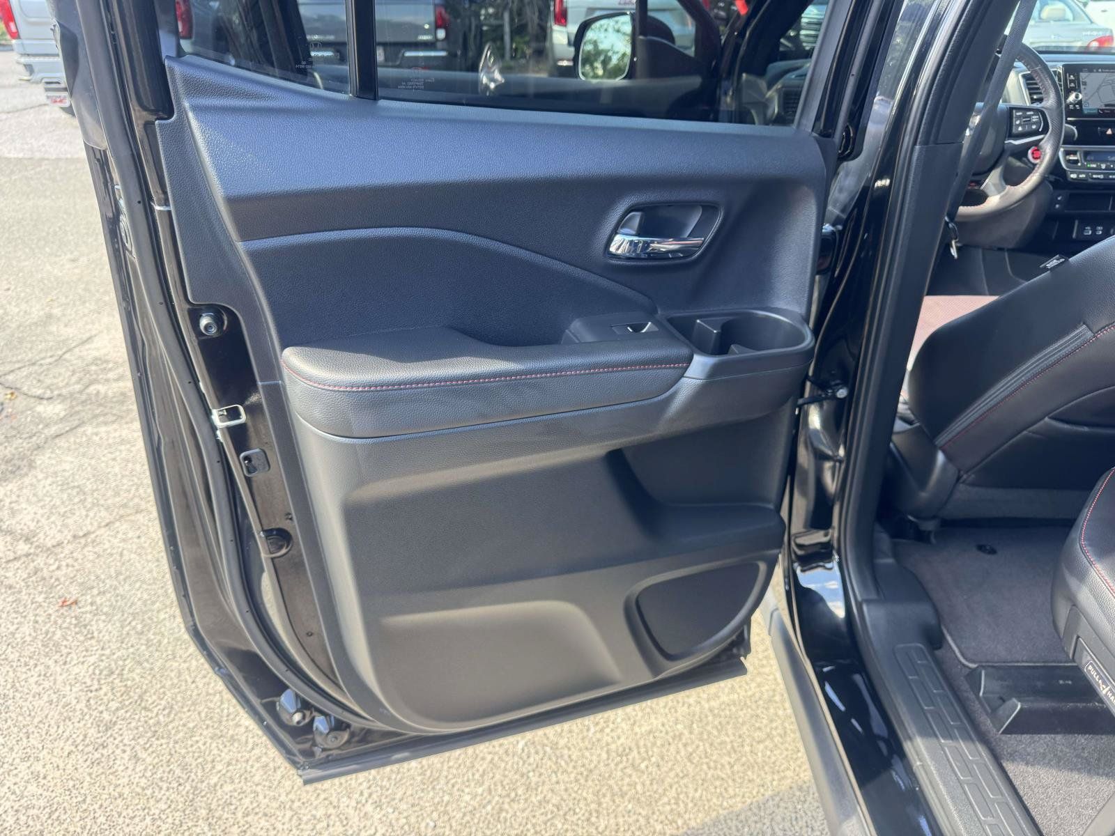 Used 2025 Honda Ridgeline Black Edition image 22