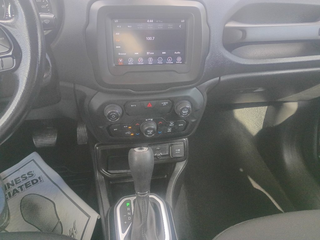 Used 2020 Jeep Renegade Altitude FWD image 14