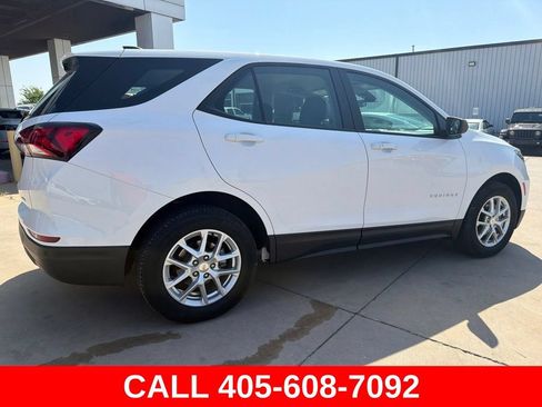 Used 2023 Chevrolet Equinox LS w/ Driver Confidence II Package AWD/4WD image 3
