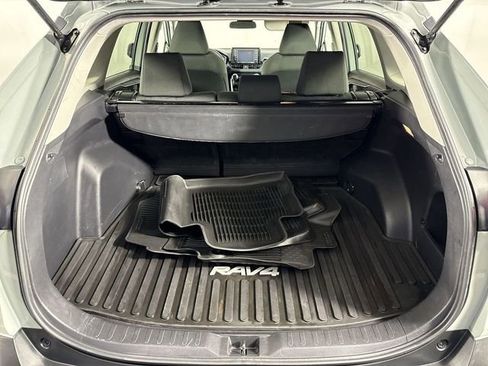 Certified 2021 Toyota RAV4 XLE AWD/4WD image 32